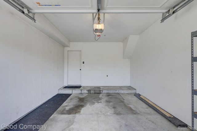 29891 Heritage Parkway, Warren, MI 48092