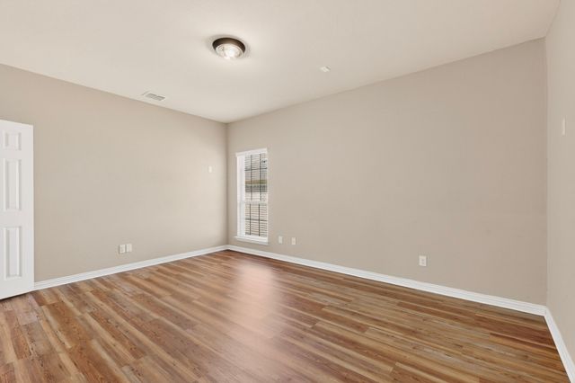 852 State Street, Desoto, TX 75115