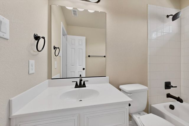 852 State Street, Desoto, TX 75115
