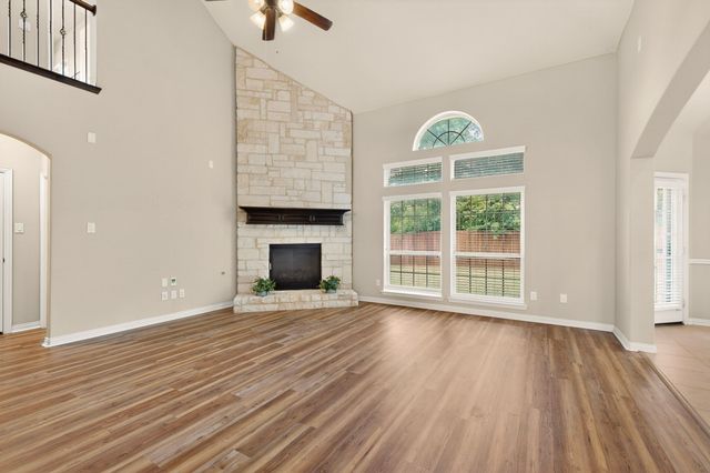 852 State Street, Desoto, TX 75115