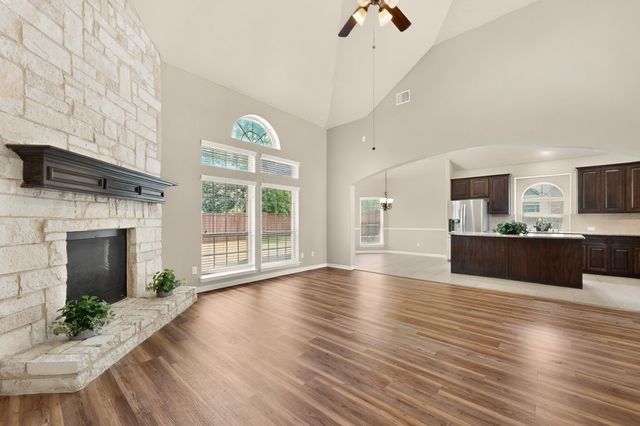 852 State Street, Desoto, TX 75115