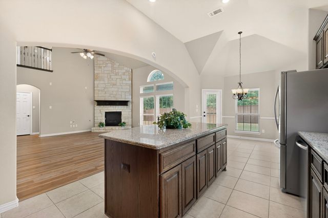 852 State Street, Desoto, TX 75115