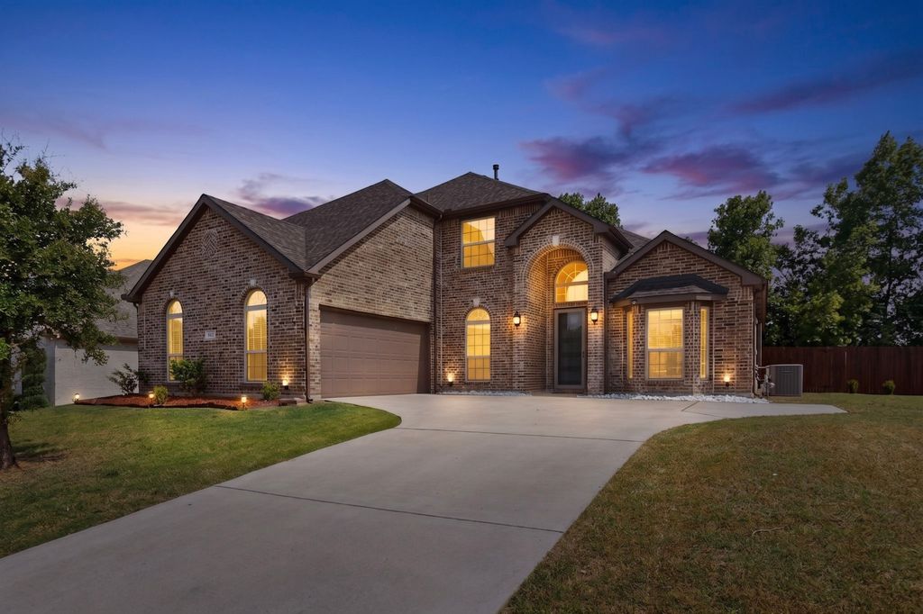 852 State Street, Desoto, TX 75115