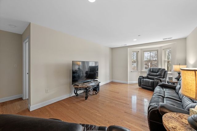 120 Wyllis Ave 315, Everett, MA 02149