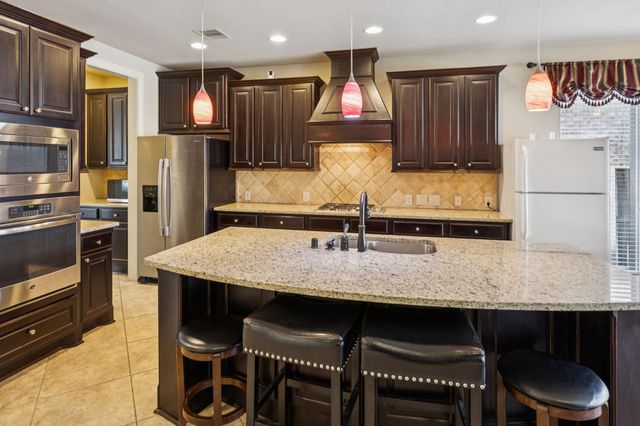 1611 Tonkawa Trail, Katy, TX 77493