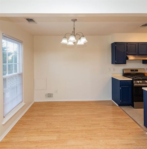 29 The Rise, Warwick, NY 10990