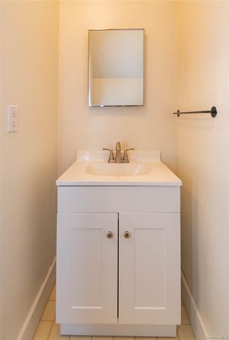 29 The Rise, Warwick, NY 10990