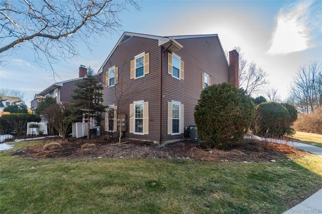 29 The Rise, Warwick, NY 10990