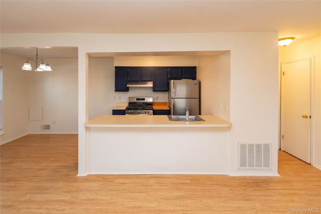 29 The Rise, Warwick, NY 10990