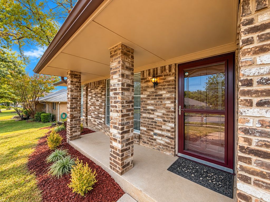 1605 Brighton Drive, Carrollton, TX 75007 — photo 4