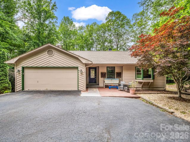 425 Winesap Boulevard, Lake Lure, NC 28746