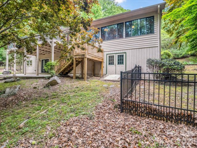425 Winesap Boulevard, Lake Lure, NC 28746