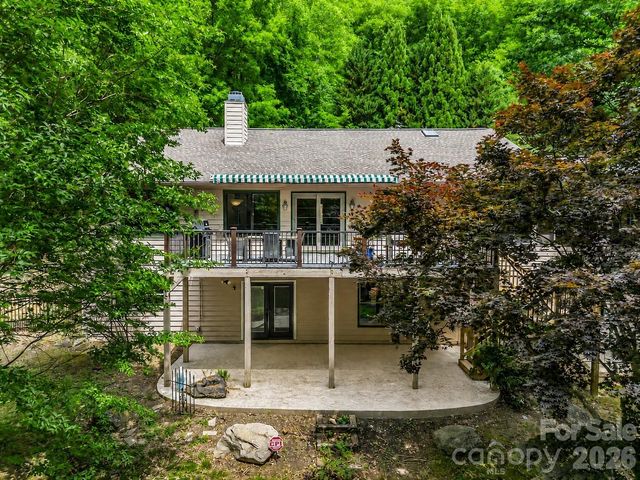 425 Winesap Boulevard, Lake Lure, NC 28746