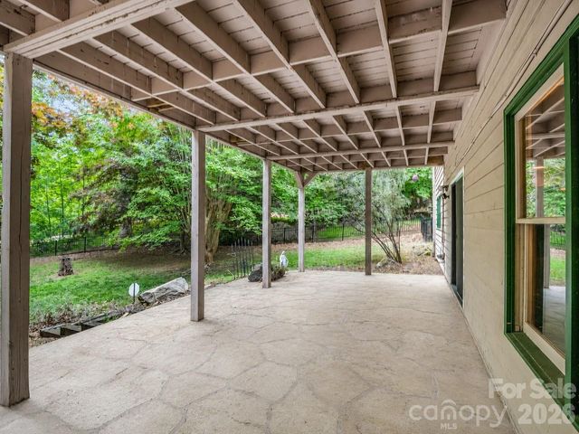 425 Winesap Boulevard, Lake Lure, NC 28746