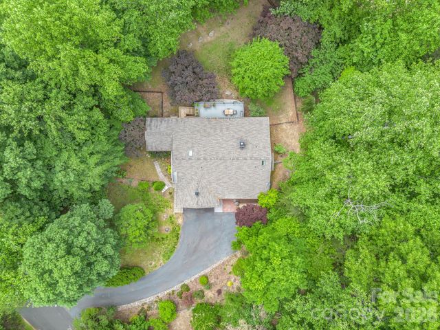 425 Winesap Boulevard, Lake Lure, NC 28746