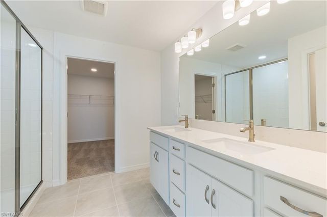 321 Lakeside Hideaway LN, Lehigh Acres, FL 33936