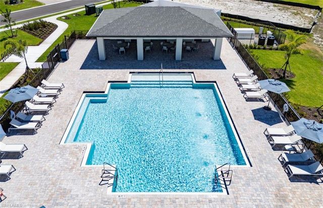 321 Lakeside Hideaway LN, Lehigh Acres, FL 33936