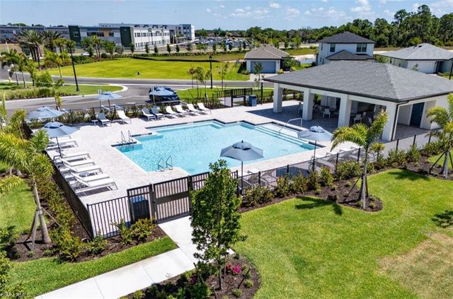 321 Lakeside Hideaway LN, Lehigh Acres, FL 33936