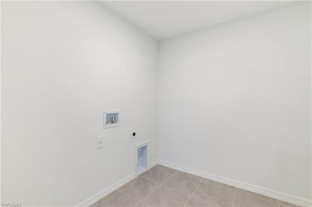 321 Lakeside Hideaway LN, Lehigh Acres, FL 33936