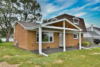 8218 Linder Avenue, Burbank, IL 60459