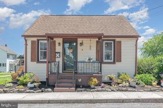 908 W CHERRY ST, Palmyra, PA 17078
