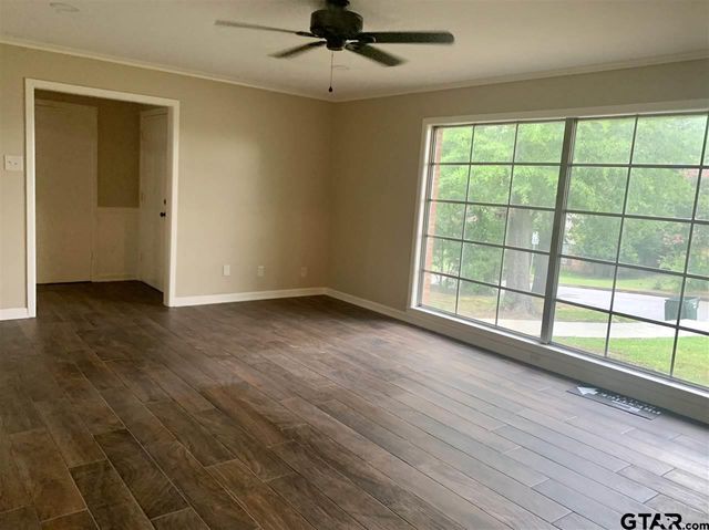 1823 Overbrook, Tyler, TX 75703