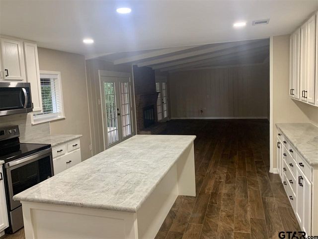 1823 Overbrook, Tyler, TX 75703