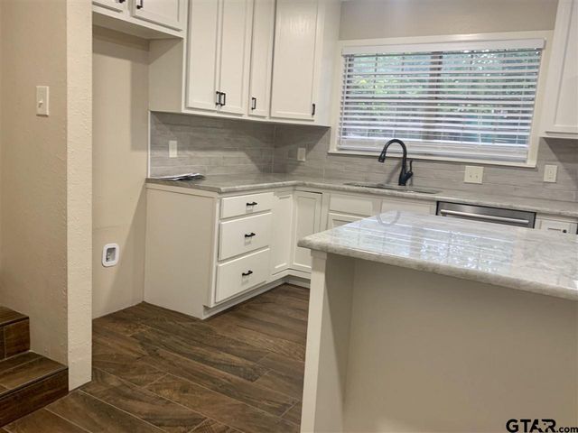 1823 Overbrook, Tyler, TX 75703