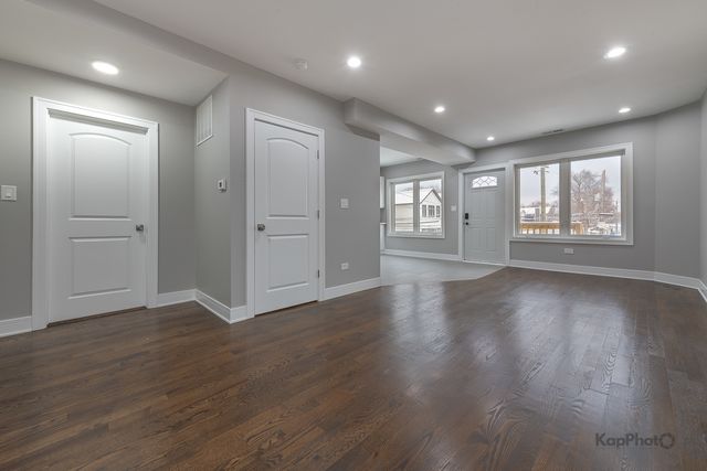 3044 W Irving Park Road, Chicago, IL 60618