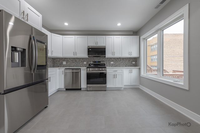 3044 W Irving Park Road, Chicago, IL 60618