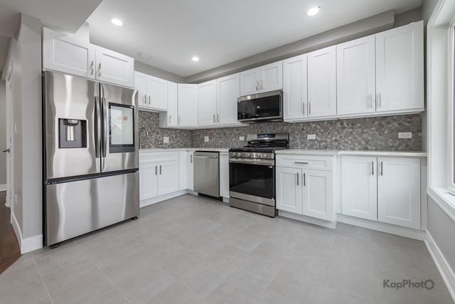 3044 W Irving Park Road, Chicago, IL 60618