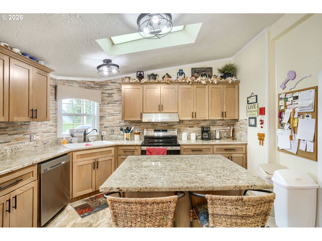 Image 14 of property listing at 1682 Nw WALLACE Rd, Mc Minnville, OR 97128