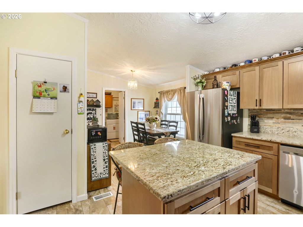 Image 16 of property listing at 1682 Nw WALLACE Rd, Mc Minnville, OR 97128
