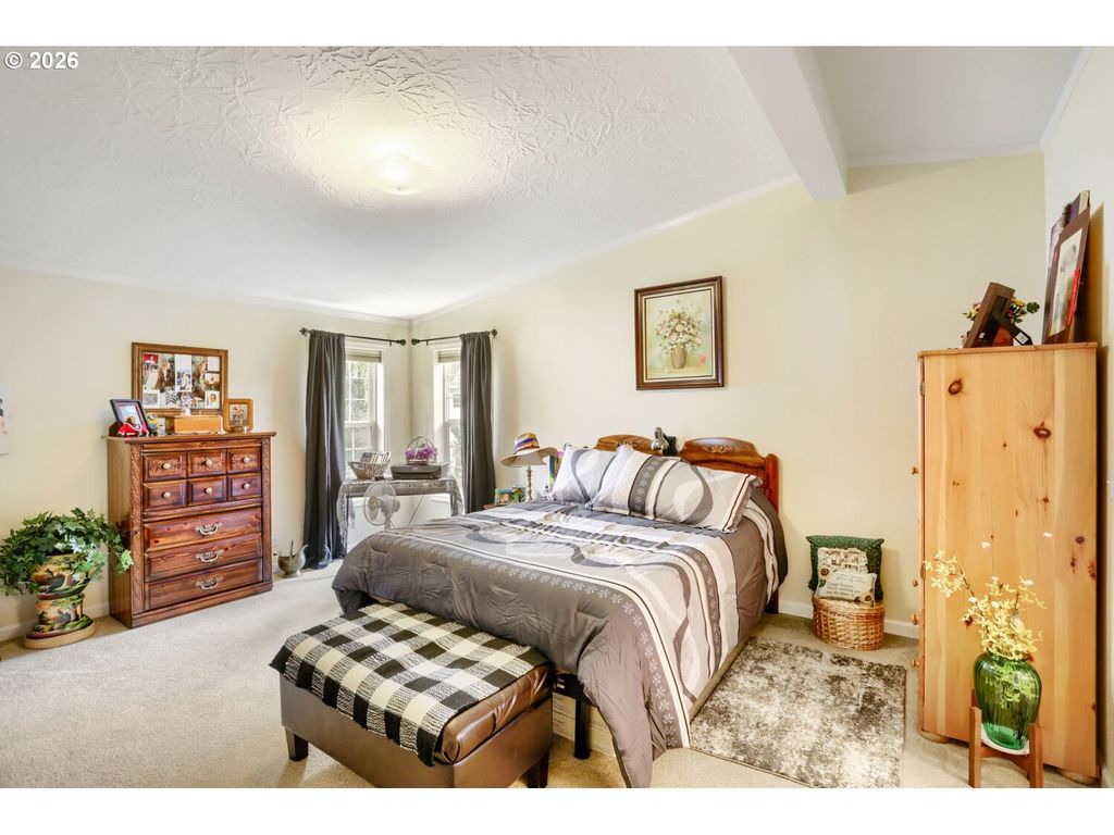 Image 23 of property listing at 1682 Nw WALLACE Rd, Mc Minnville, OR 97128