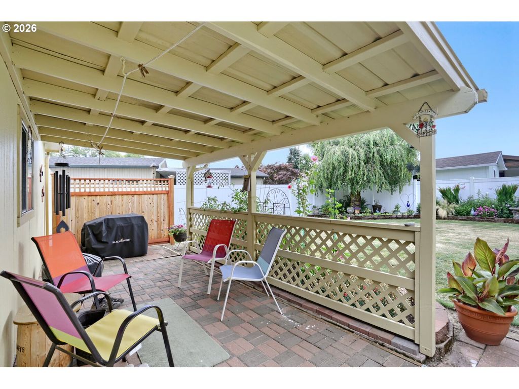 Image 27 of property listing at 1682 Nw WALLACE Rd, Mc Minnville, OR 97128