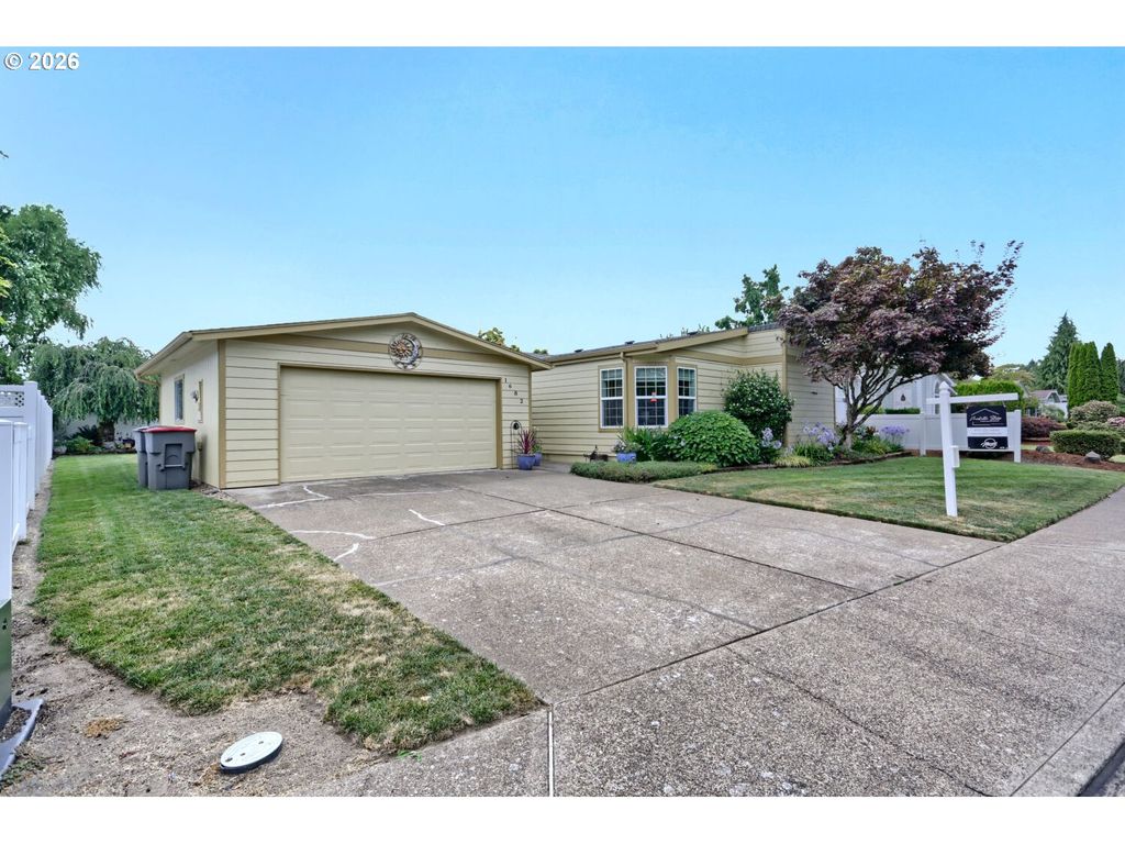 Image 4 of property listing at 1682 Nw WALLACE Rd, Mc Minnville, OR 97128