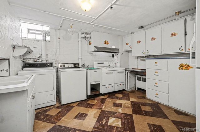 20880 Revere Street, St. Clair Shores, MI 48080