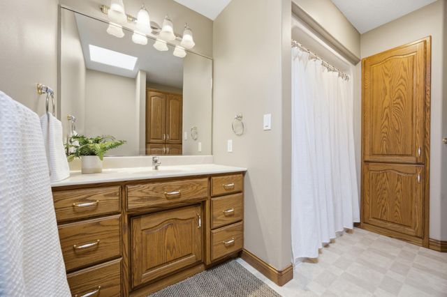 106 50th Avenue E, West Fargo, ND 58078