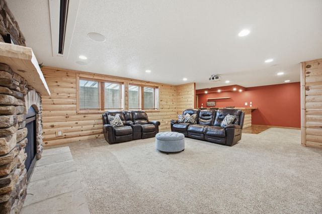 106 50th Avenue E, West Fargo, ND 58078