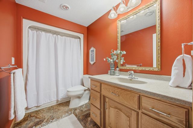 106 50th Avenue E, West Fargo, ND 58078