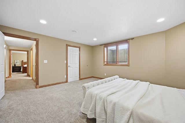 106 50th Avenue E, West Fargo, ND 58078