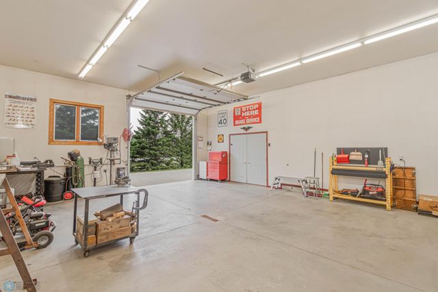 106 50th Avenue E, West Fargo, ND 58078