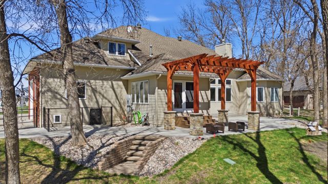 106 50th Avenue E, West Fargo, ND 58078