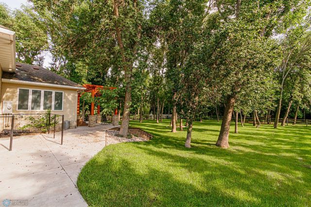 106 50th Avenue E, West Fargo, ND 58078