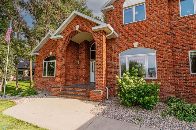 106 50th Avenue E, West Fargo, ND 58078
