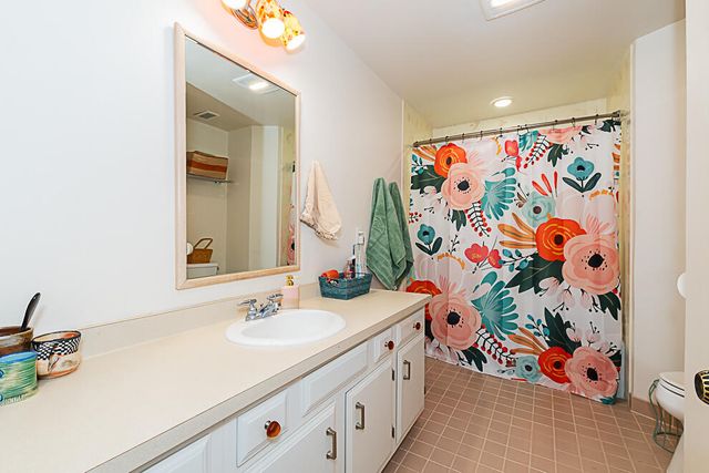 4040 Greenleaf Circle 408, Kalamazoo, MI 49008