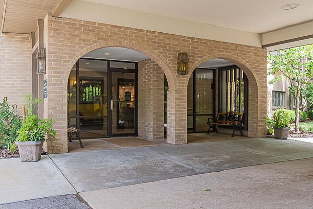 4040 Greenleaf Circle 408, Kalamazoo, MI 49008