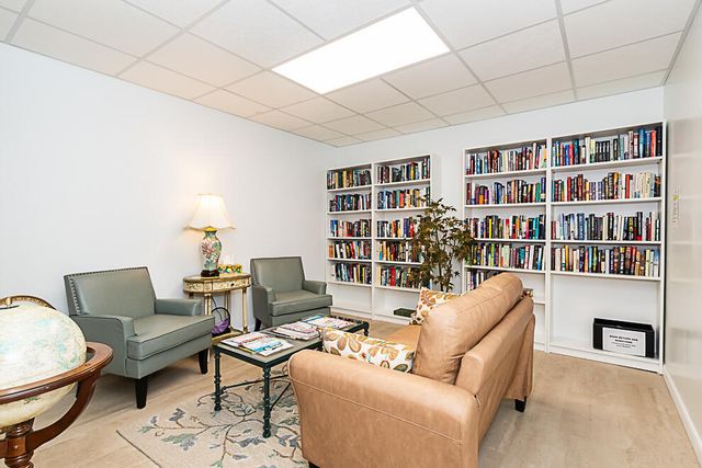 4040 Greenleaf Circle 408, Kalamazoo, MI 49008