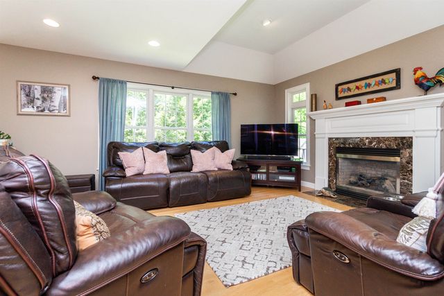 7 Linda Lane, Merrimack, NH 03054