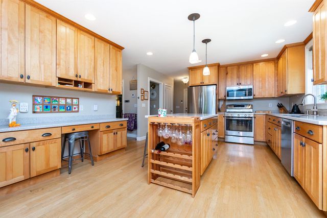 7 Linda Lane, Merrimack, NH 03054
